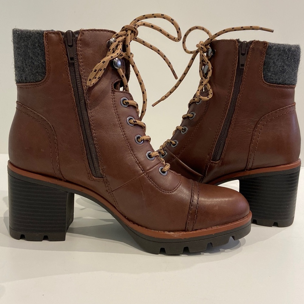 NWOB Naturalizer Callie Chocolate Brown Leather Bootie. Size 8M.